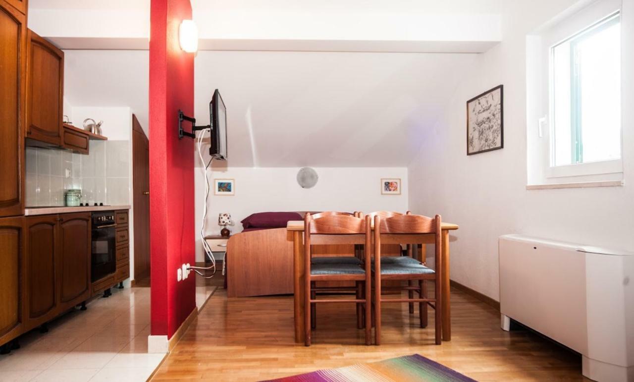 Apartmán House Koloc Bol Exteriér fotografie